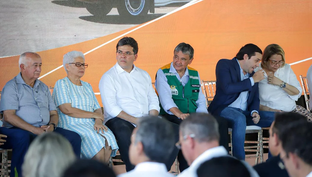Solenidade de entrega de novos veículos do MobSUAS