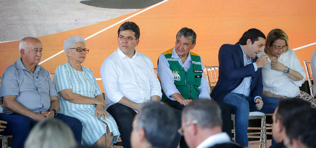 Solenidade de entrega de novos veículos do MobSUAS