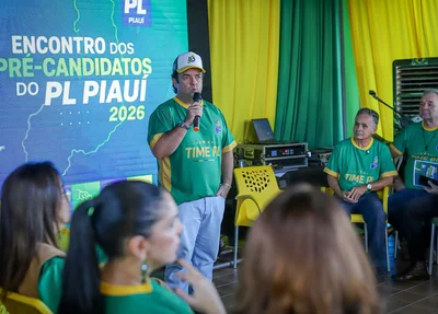 Tiago Junqueira durante evento do PL