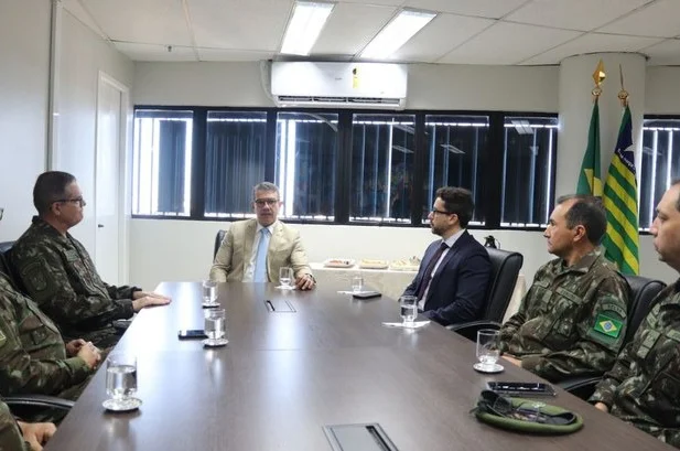 TRE-PI recebe Exército e Abin para tratar de segurança das eleições