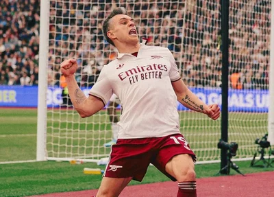 Trossard marcou o gol do Arsenal