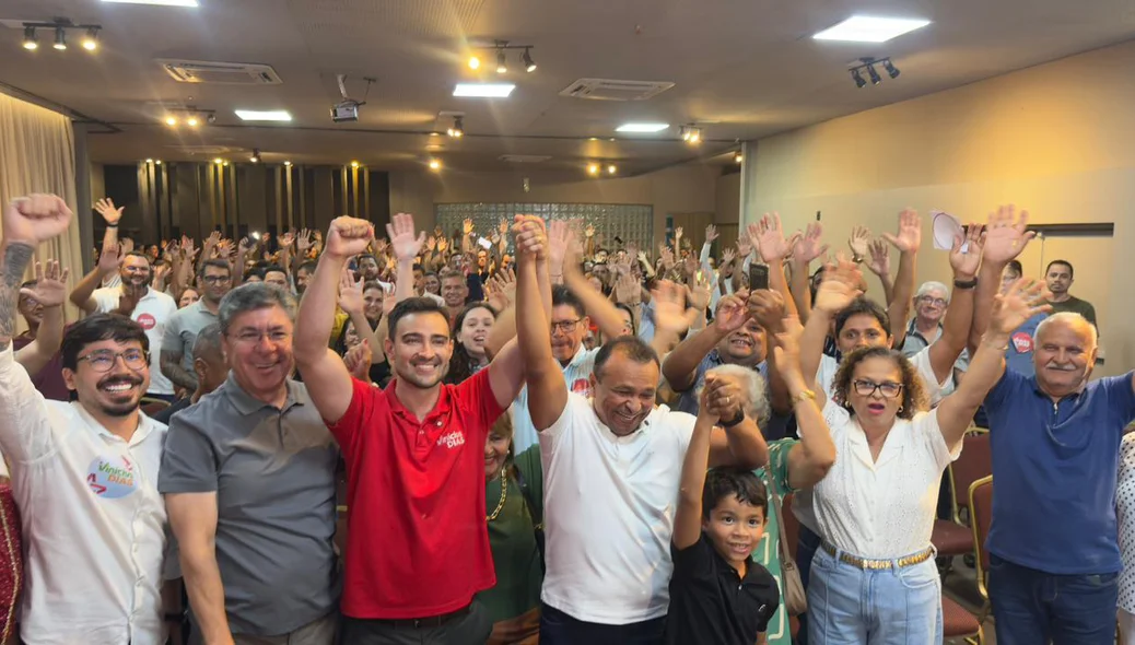 Vinícius Dias e Fábio Abreu em evento