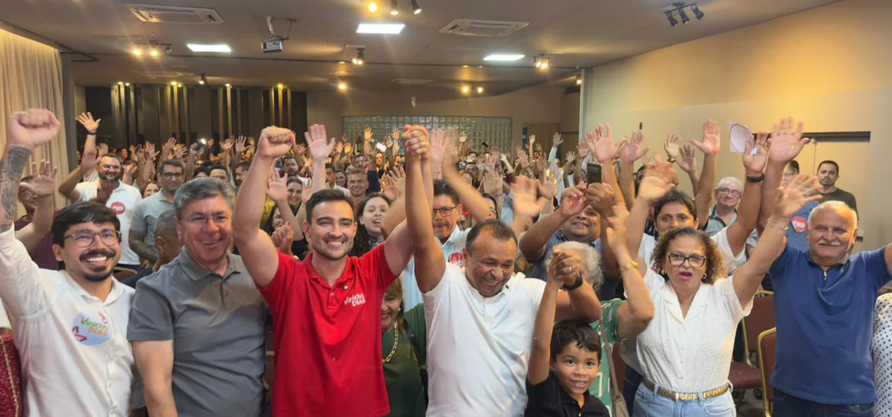 Vinícius Dias e Fábio Abreu em evento