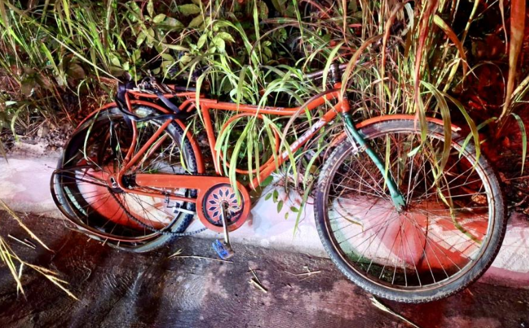Vítima que estava na bicicleta foi levada ao hospital