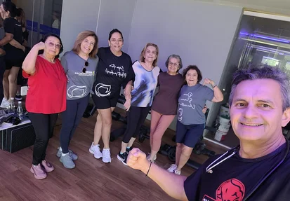 A turma da musculação terapêutica com o professor Demóstenes Ribeiro