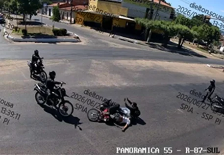 SPIA flagra moto roubada no Promorar e dois suspeitos são presos; vídeo