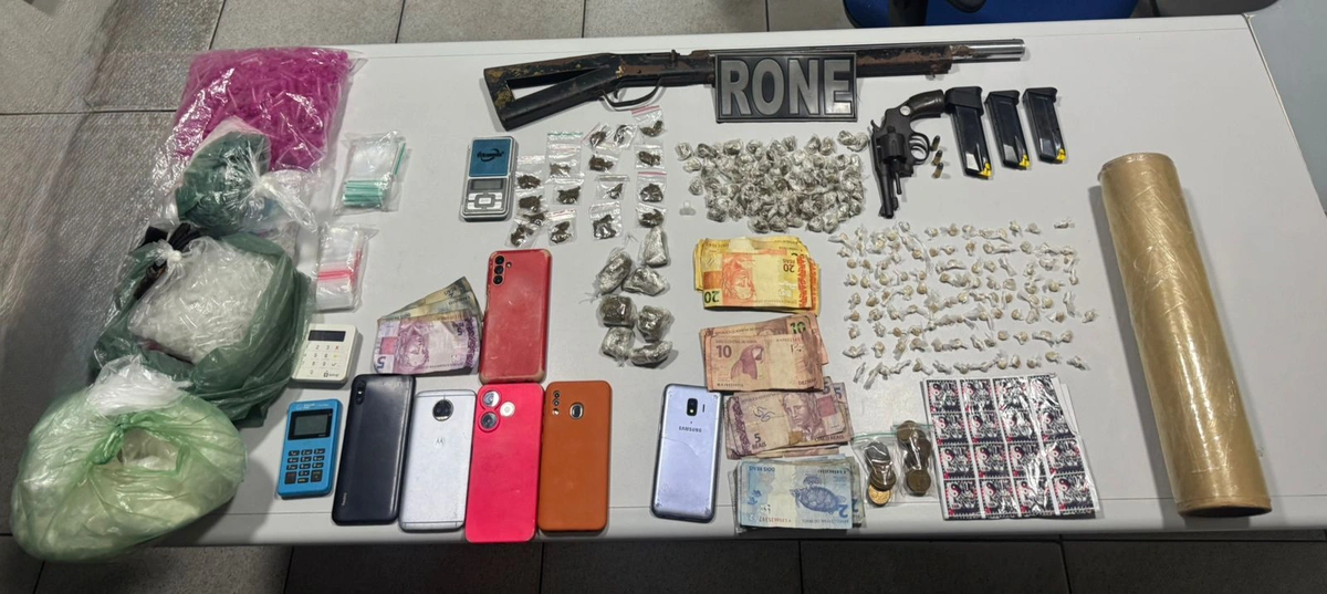 Apreenção de drogas e armas em Altos