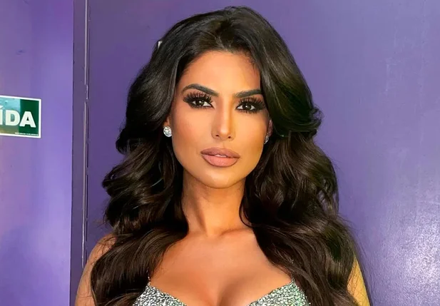 Apresentadora Flávia Noronha