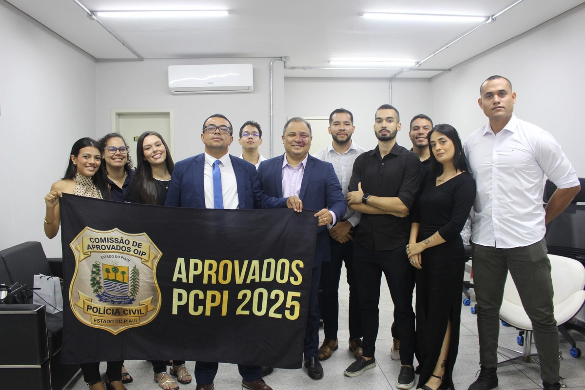 Aprovados em concurso se reúnem com o delegado Luccy Keiko