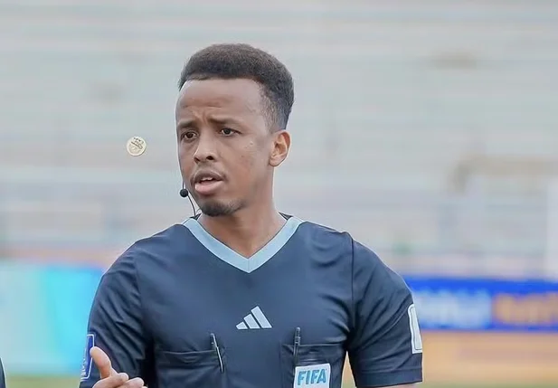 Árbitro somali Omar Abdulkadir Artan