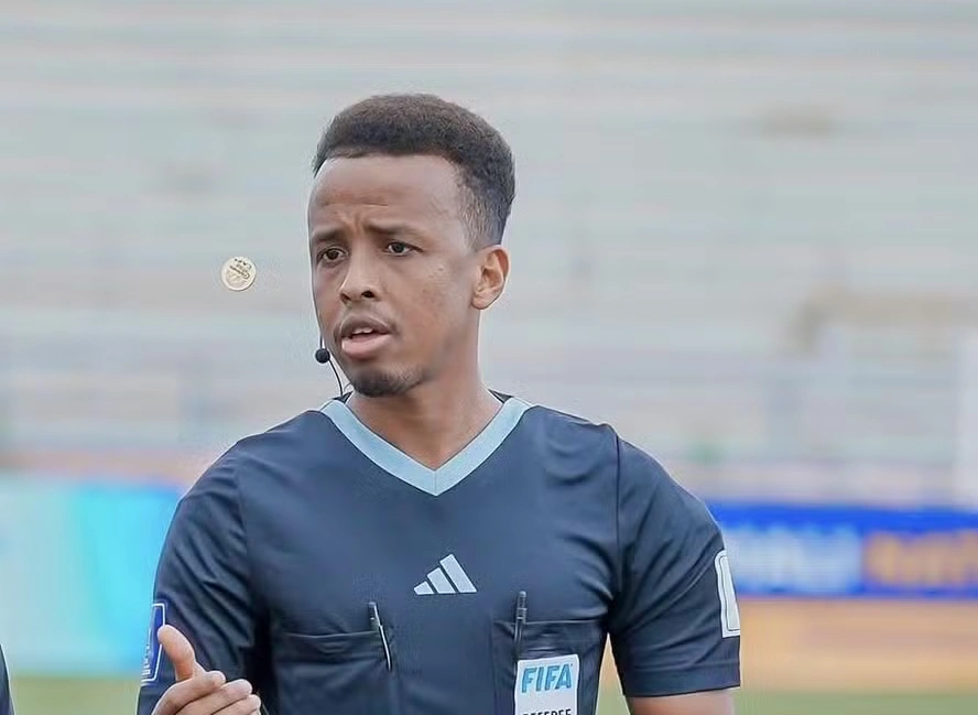 Árbitro somali Omar Abdulkadir Artan