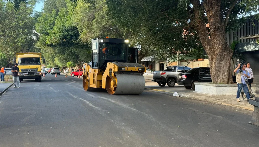 Asfaltamento na zona norte de Teresina