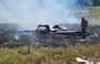 Avião de pequeno porte cai e pega fogo em fazenda de Goiás