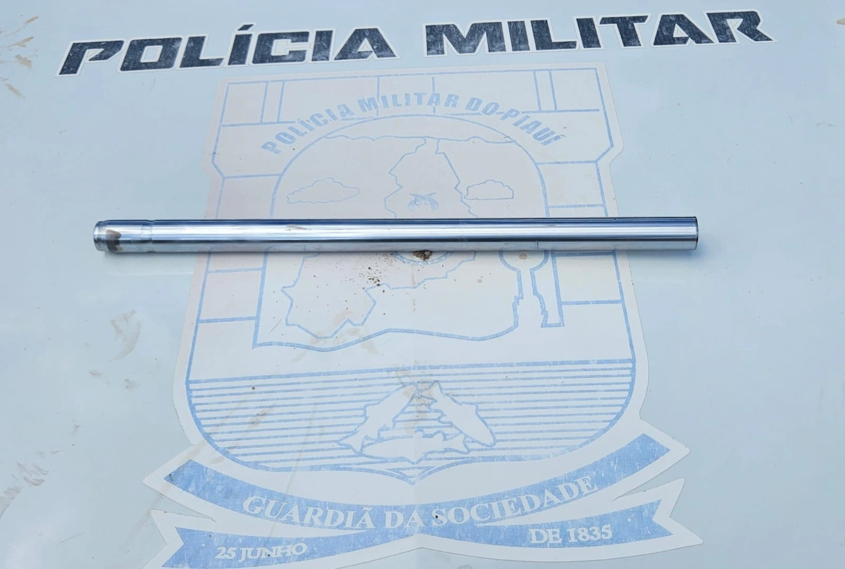 Barra de ferro utilizada no crime