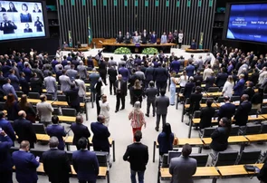 Deputados vão analisar pacote de quase R$ 1,1 bilhão enviado por Lula fora do Orçamento