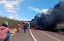 Caminhão ficou totalmente destruído