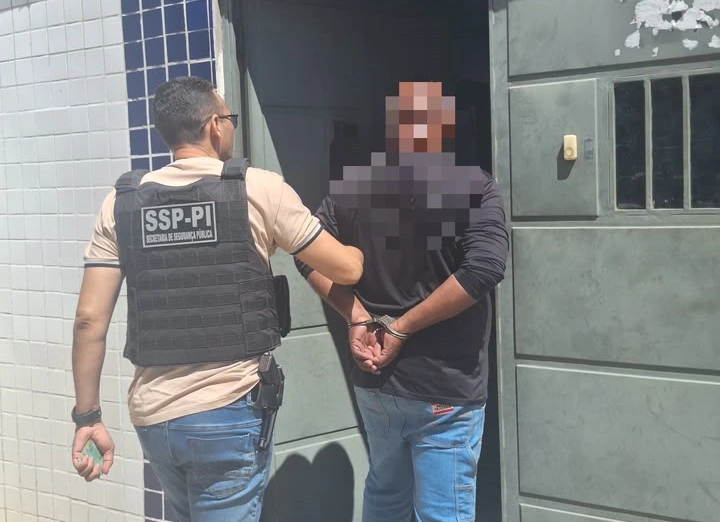 Caminhoneiro suspeito de aplicar golpes com cheques sem fundo