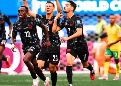 Canadá marca nos acrécimos e se classifica para as oitavas da Copa do Mundo.