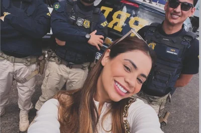 Cantora Lexa recebe carona da PRF até aeroporto