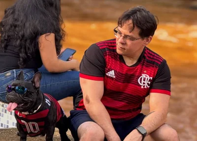 Cão Bruce Segundo e seu tutor, Ariano Silva