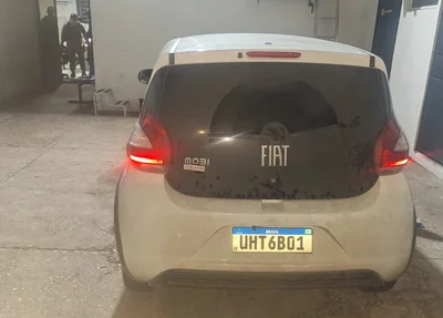 Carro roubado foi recuperado pela PM na zona norte de Teresina