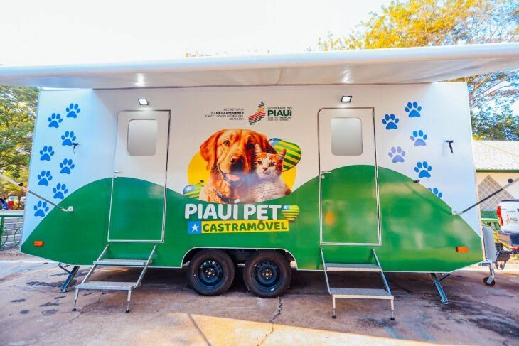 Castramóvel abre inscrições para castração gratuita de cães e gatos na Zona Leste de Teresina