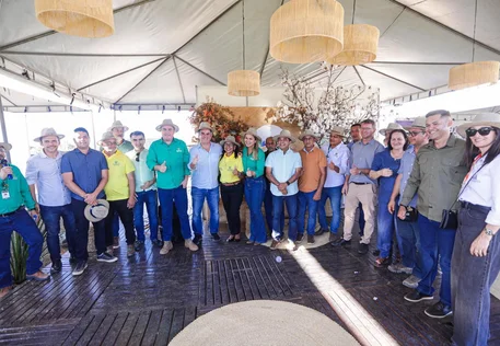 Ciro Nogueira tem apoio de situação e oposição no Sul do Piauí