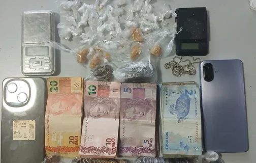 Crack, maconha e balanças de precisão foram apreendidos