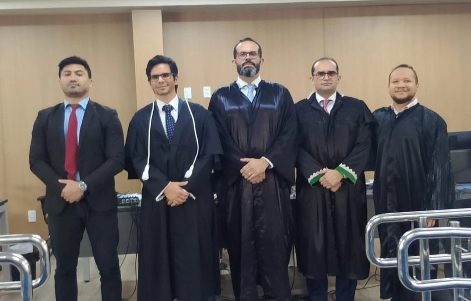 Defesa, promotoria e juiz da Comarca de Altos