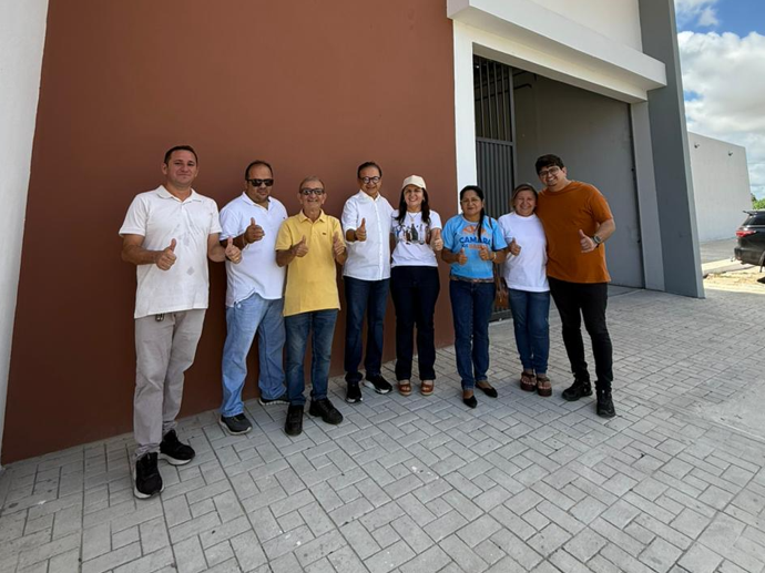 Deputado Dr. Hélio acompanha etapa final das obras do Mercado Público de Luís Correia