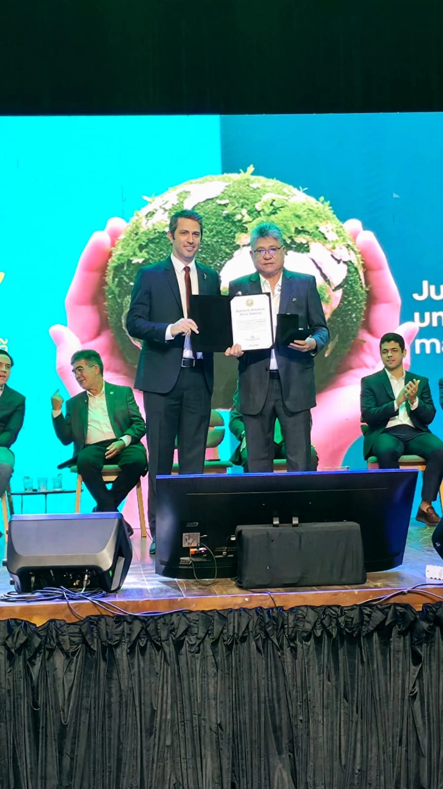 Deputado João Mádison recebeu a Medalha do Merito do Meio Ambiente