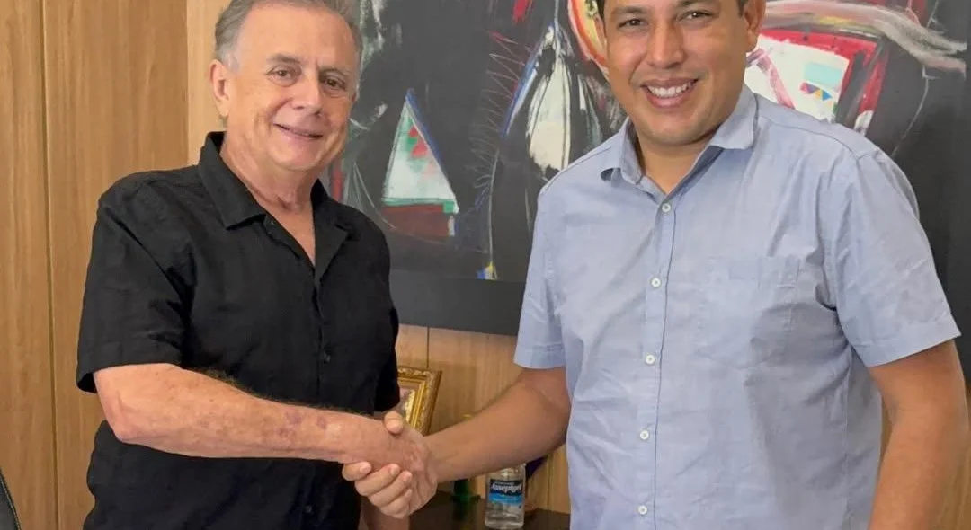 Deputado recebeu o prefeito Everardo Araújo, de Curralinhos