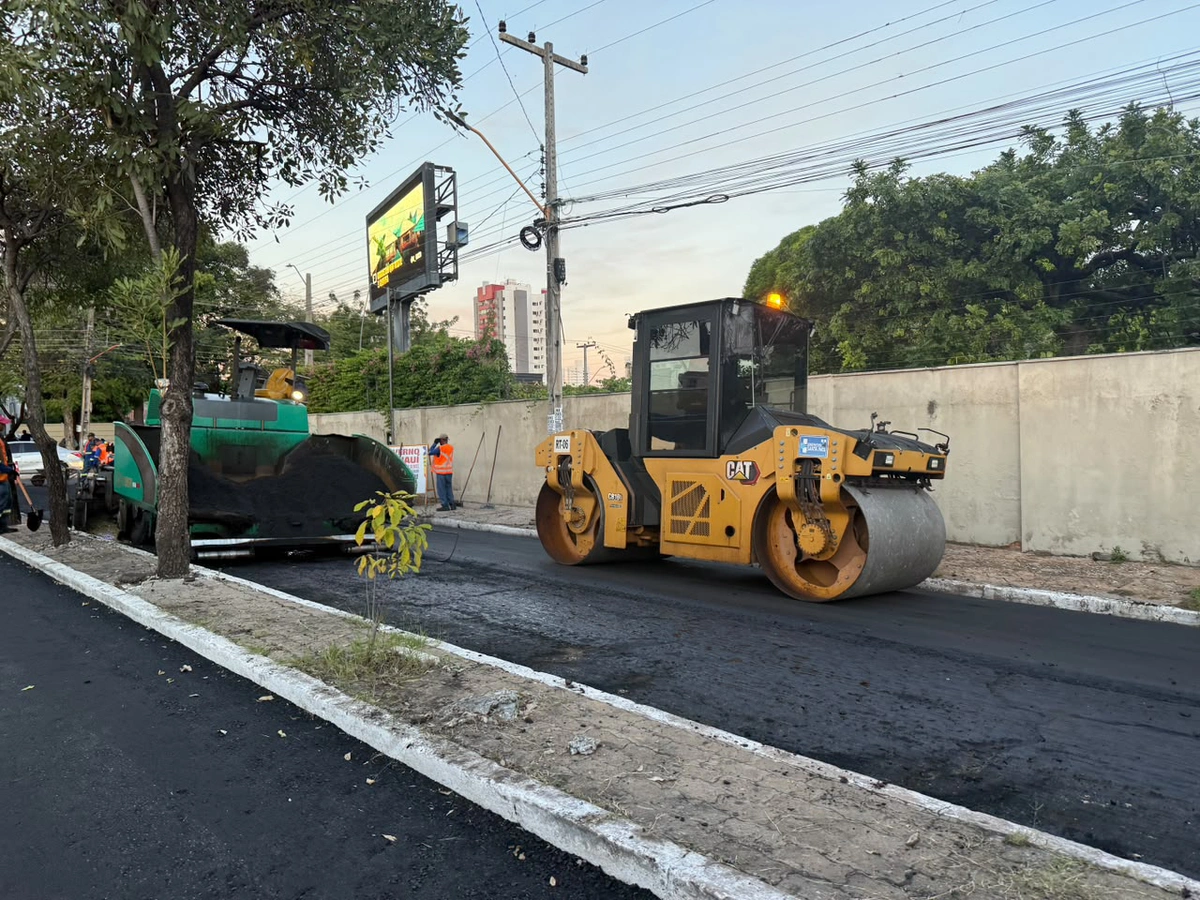 DER leva asfalto novo para a Avenida Elias João Tajra, na zona leste de Teresina