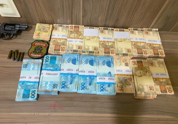Dinheiro apreendido pela PF na Operação Expansão de Domínio