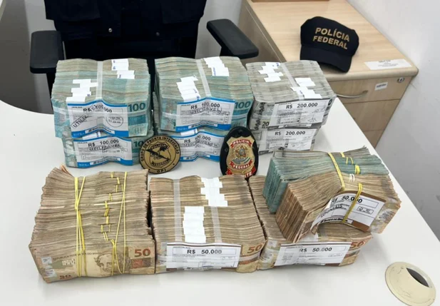 Dinheiro apreendido pela Polícia Federal em Teresina