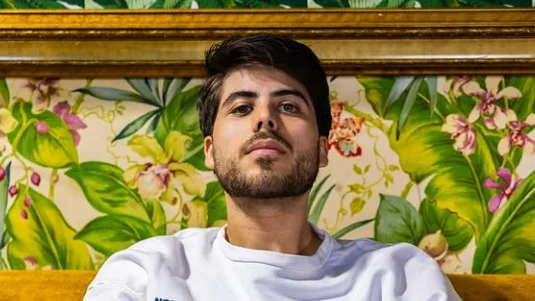 DJ Lucas Frota é velado após morrer em colisão entre helicópteros no Rio de Janeiro.