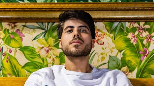 DJ Lucas Frota é velado após morrer em colisão entre helicópteros no Rio de Janeiro.