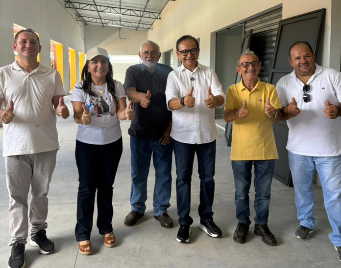 Dr. Hélio acompanha etapa final das obras do Mercado Público de Luís Correia