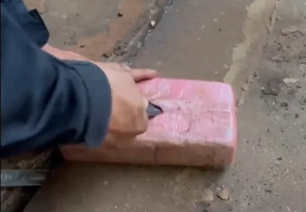 Droga apreendida em caminhão na cidade de Oeiras
