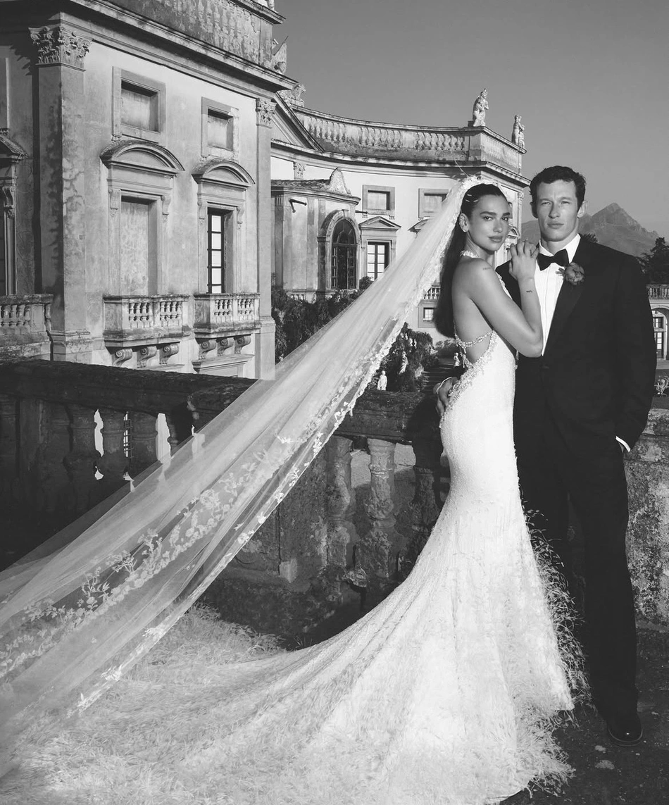 Dua Lipa compartilha imagens de sua festa de casamento