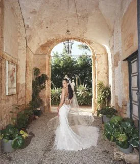 Dua Lipa compartilha imagens de sua festa de casamento