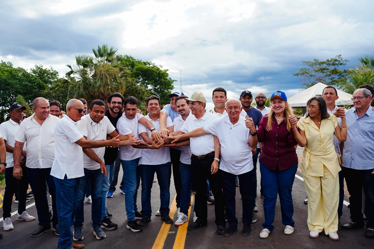 Entrega de asfaltamento