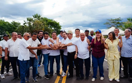 Entrega de asfaltamento