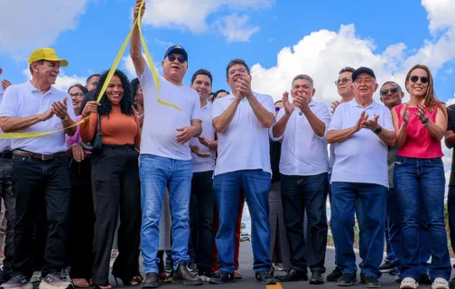 Entrega de asfalto novo em agenda do deputado João Mádison