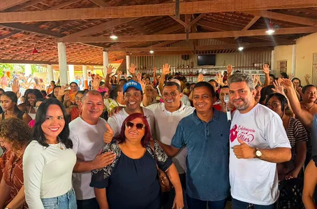 Enzo Samuel e Dr. Francisco acompanham entrega de poço tubular e trator agrícola em Lagoa Alegra