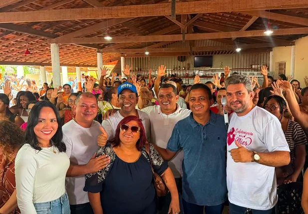 Enzo Samuel e Dr. Francisco acompanham entrega de poço tubular e trator agrícola em Lagoa Alegra