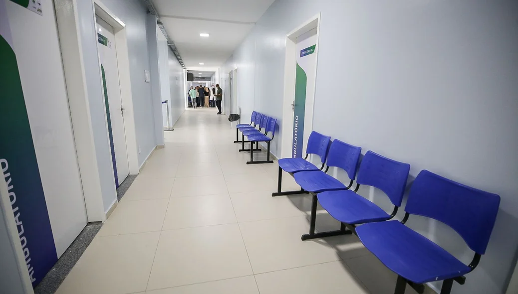 Espaços de espera no Ambulatório Governador Dirceu Mendes Arcoverde