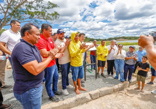 Fábio Abreu participa da inauguração da nova Orla de Lagoa de São Francisco