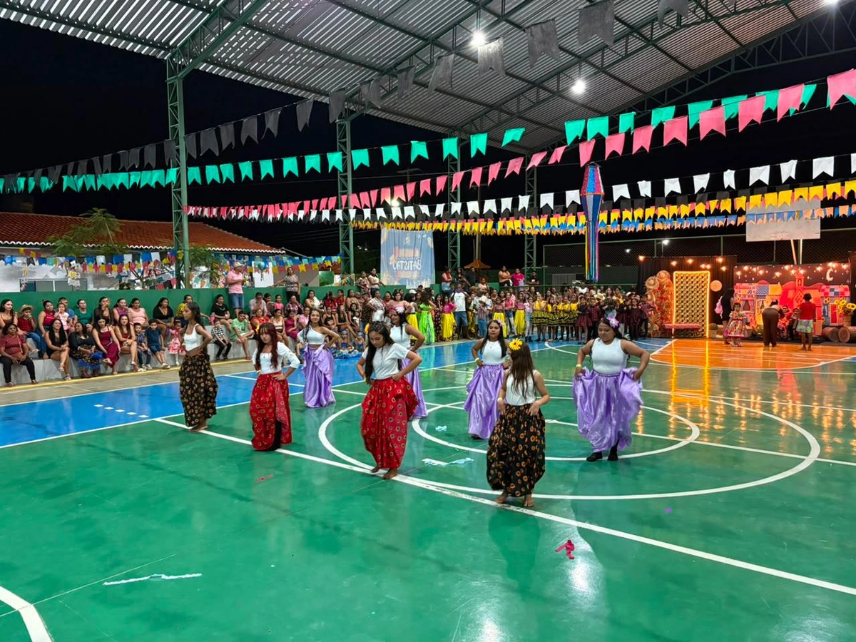 Festa junina em escola municipal de Esperantina
