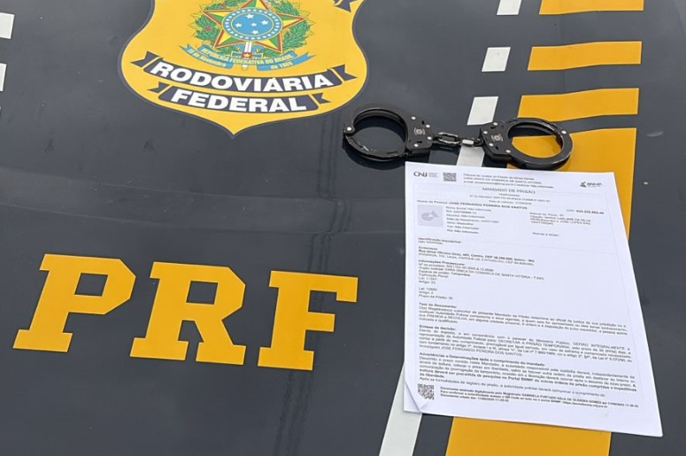 Foragido por tráfico de drogas é preso pela PRF durante abordagem na BR 316 em Picos